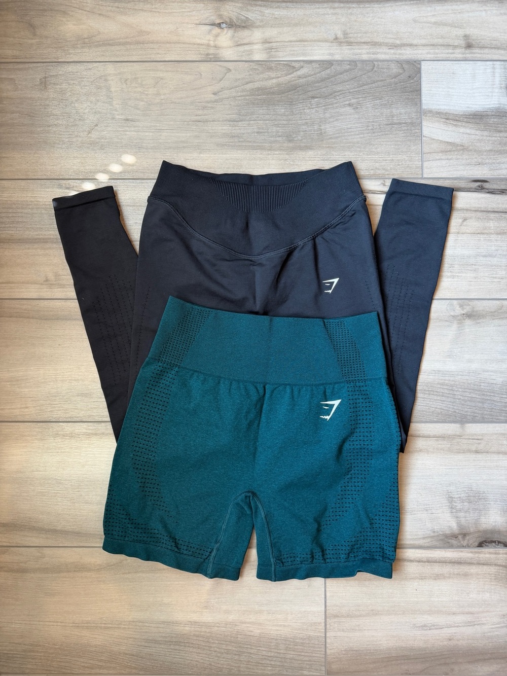 NWOT Gymshark Bundle Seamless Bike Shorts & Sweat Seamless Sculpt Leggings
